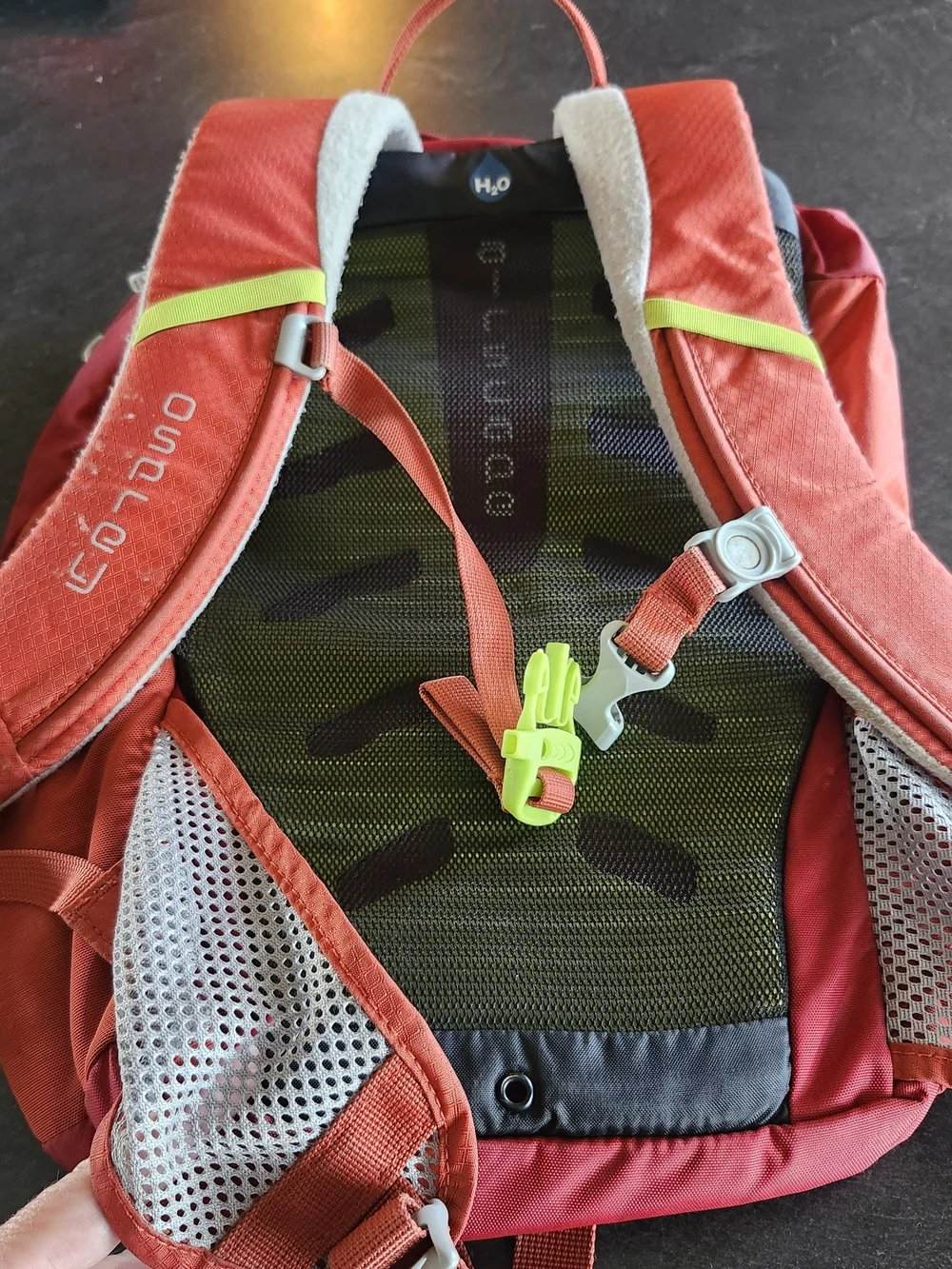 osprey hydrajet 15 kid's hydration pack Hiking Hydrate your Happy Thoughts Give your little explorer the tools to adventure with the Kids Hydrajet 12 Backpack from Osprey Packs Osprey Packs HydraJet 15L Backpack
